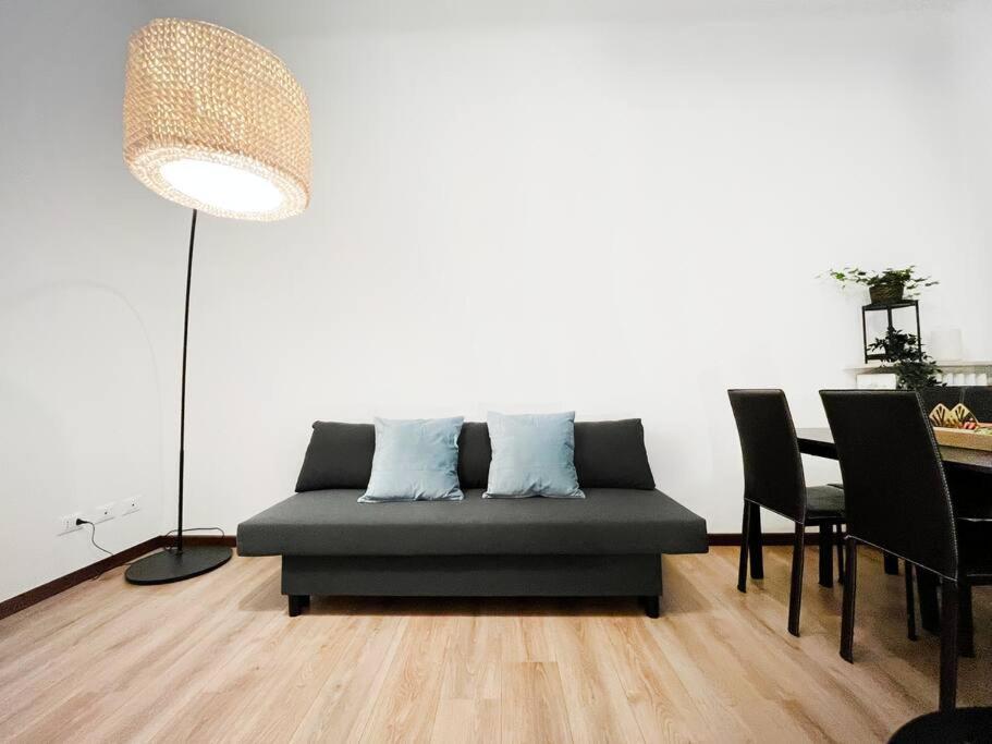 20 Min Duomo *Design Apartment* Milan Bagian luar foto